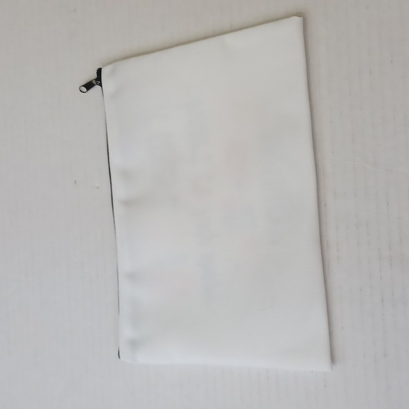 4/$60 New "Big Heart" Teacher Pencil Case - Picture 2 of 3